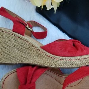 Born red and tan  sandals